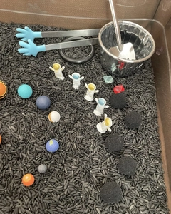 Космонавты